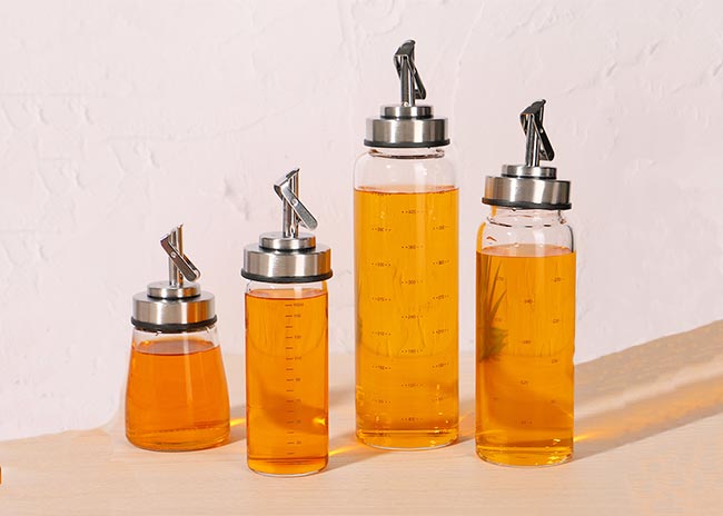 Best clear 500ml glass oil bottle with pourer and measurement for kitchen