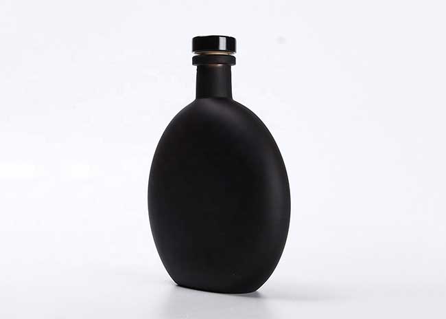 Black flat round 500ml glass wine bottle with cork for sale