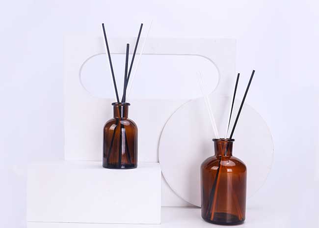 Wide mouth 250ml amber glass decorative diffuser bottles with lids and reeds wholesale