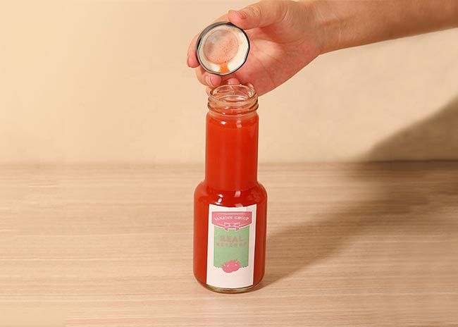 Long neck small 270ml glass ketchup bottle with metal lid