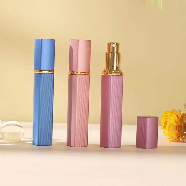 Refillable travel size colored 12ml square glass pocket perfume bottle with cap