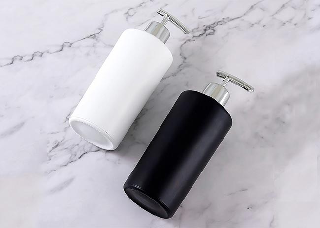 Wholesale refillable 450ml black glass gel shower bottle with pump dispenser