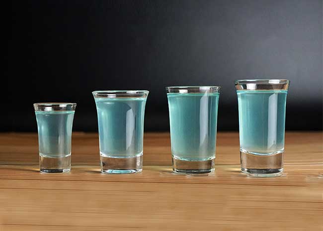 Lead free transparent cheap small glass liquor cups