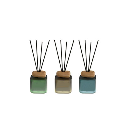 Wholesale 100ml 150ml square Light Blue Red Color Essential Oil Diffusion Bottle Aromatherapy Diffuser Container with Wooden Lid