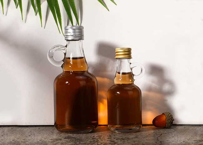 Clear 40ml 100ml glass wine bottles with handle and metal caps for vodka whiskey
