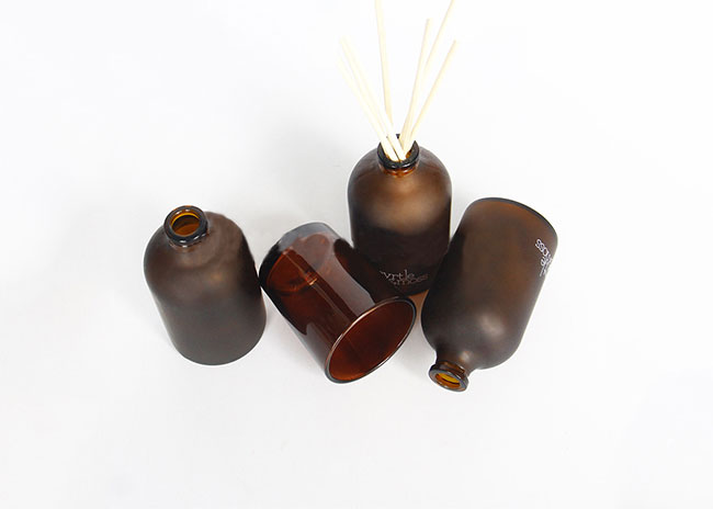 China glass apothecary bottles manufacturer with spary wholesale