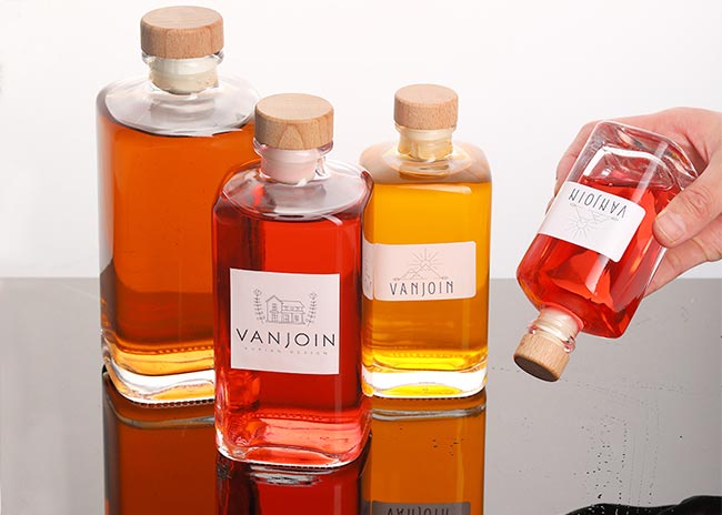 Low price 8oz square clear glass juice bottles with screw caps for orange/apple/lemon juice